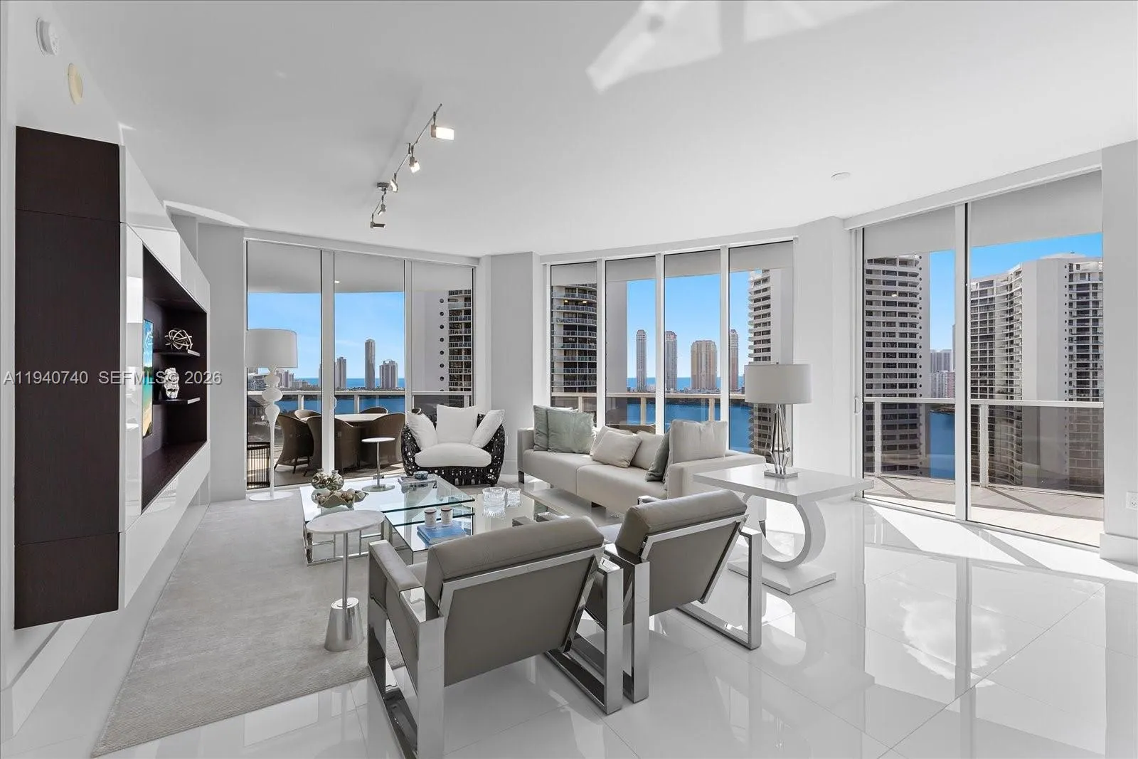 4100 Island Blvd # 1702, Aventura FL 33160