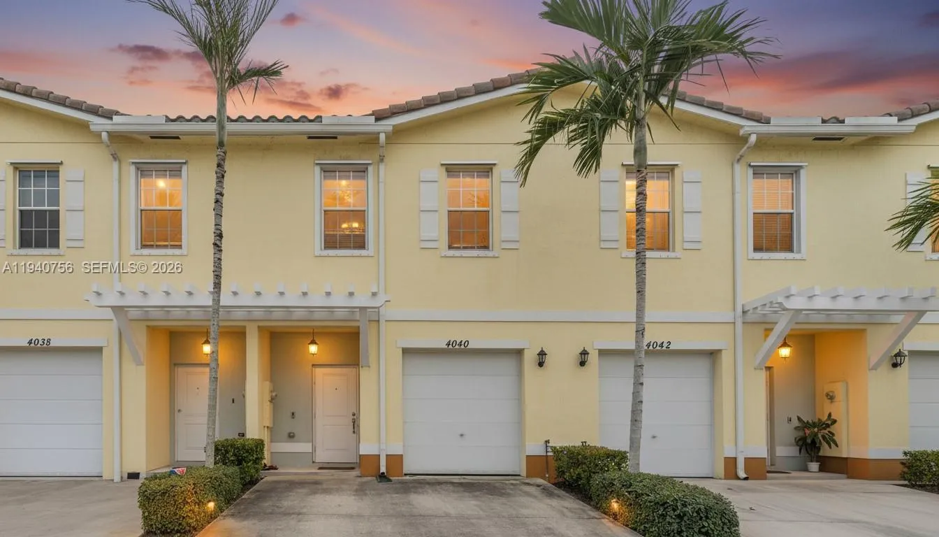 3 bedroom 2 bath for sale at 4040 NW 11th St, Lauderhill FL 33313