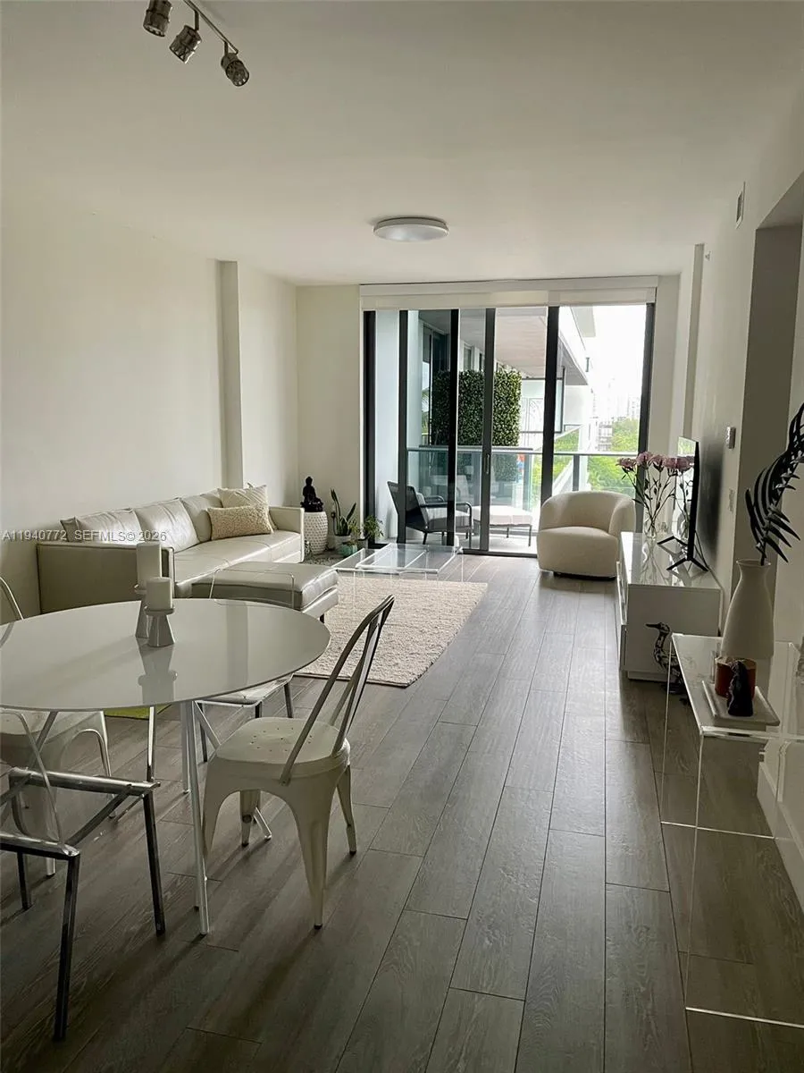 2960 NE 207th St # 714, Aventura FL 33180