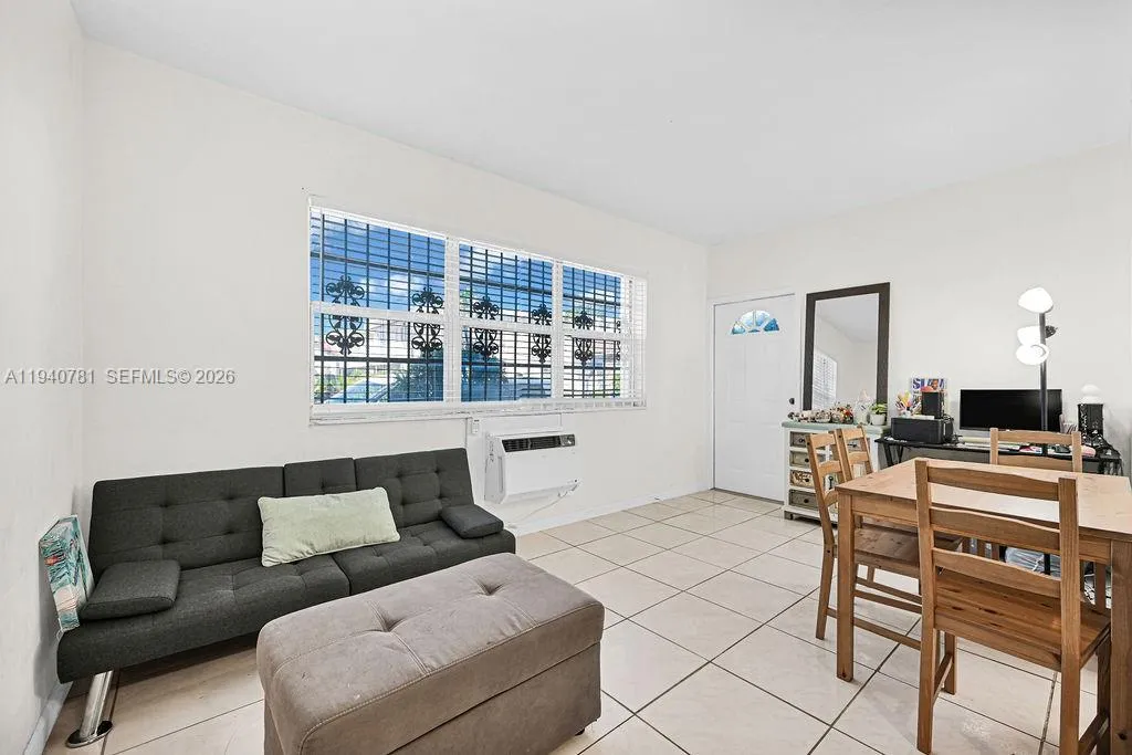 7625 Harding Ave # 1, Miami Beach FL 33141