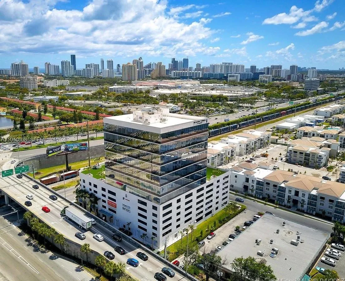 20200 Dixie Hwy # 805B, Aventura FL 33180