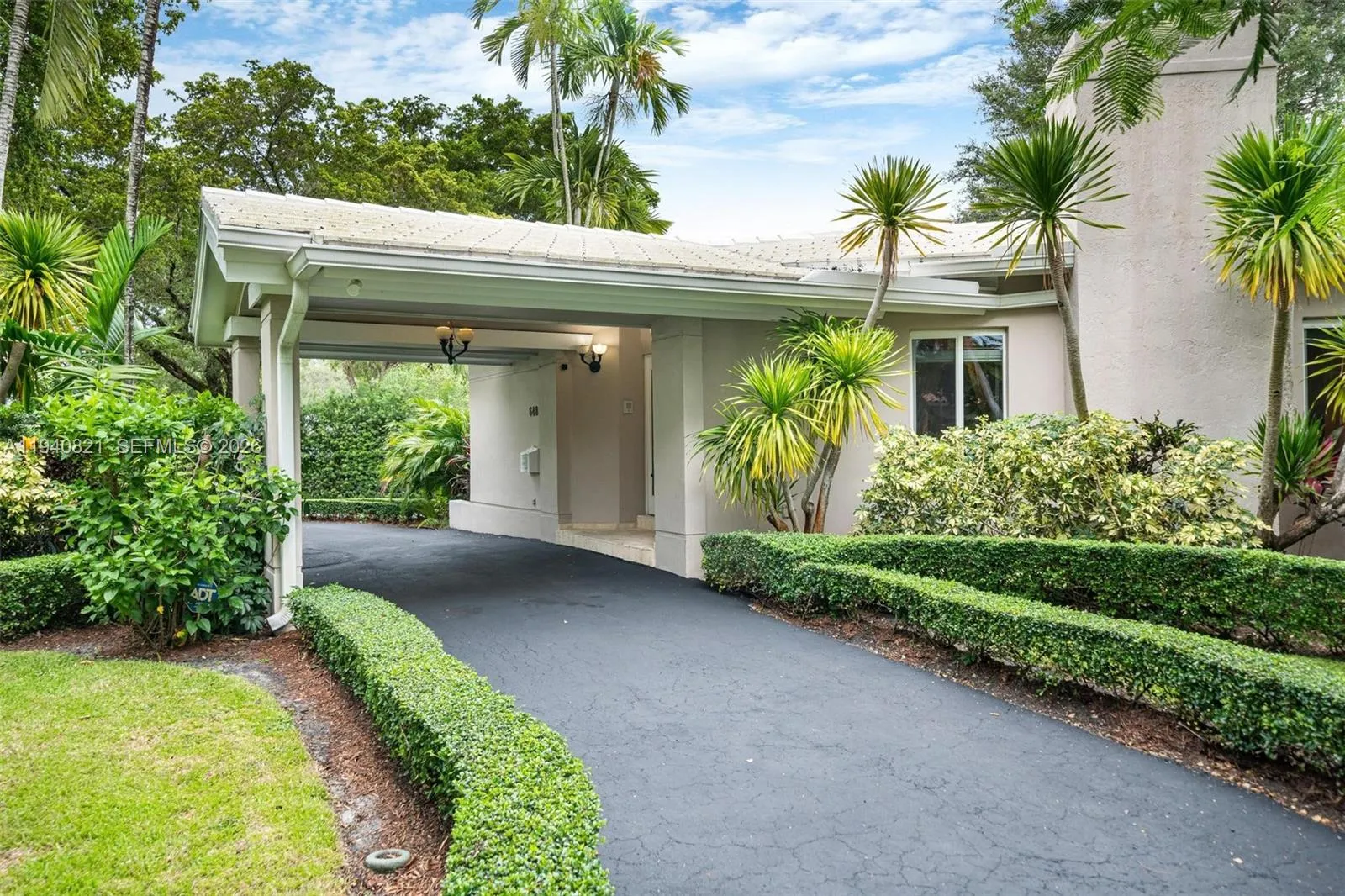 3 bedroom 2 bath for rent at 648 Sevilla Ave # 0, Coral Gables FL 33134