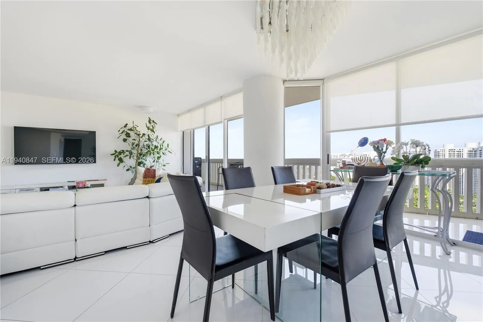 1000 W Island Blvd # 2806, Aventura FL 33160
