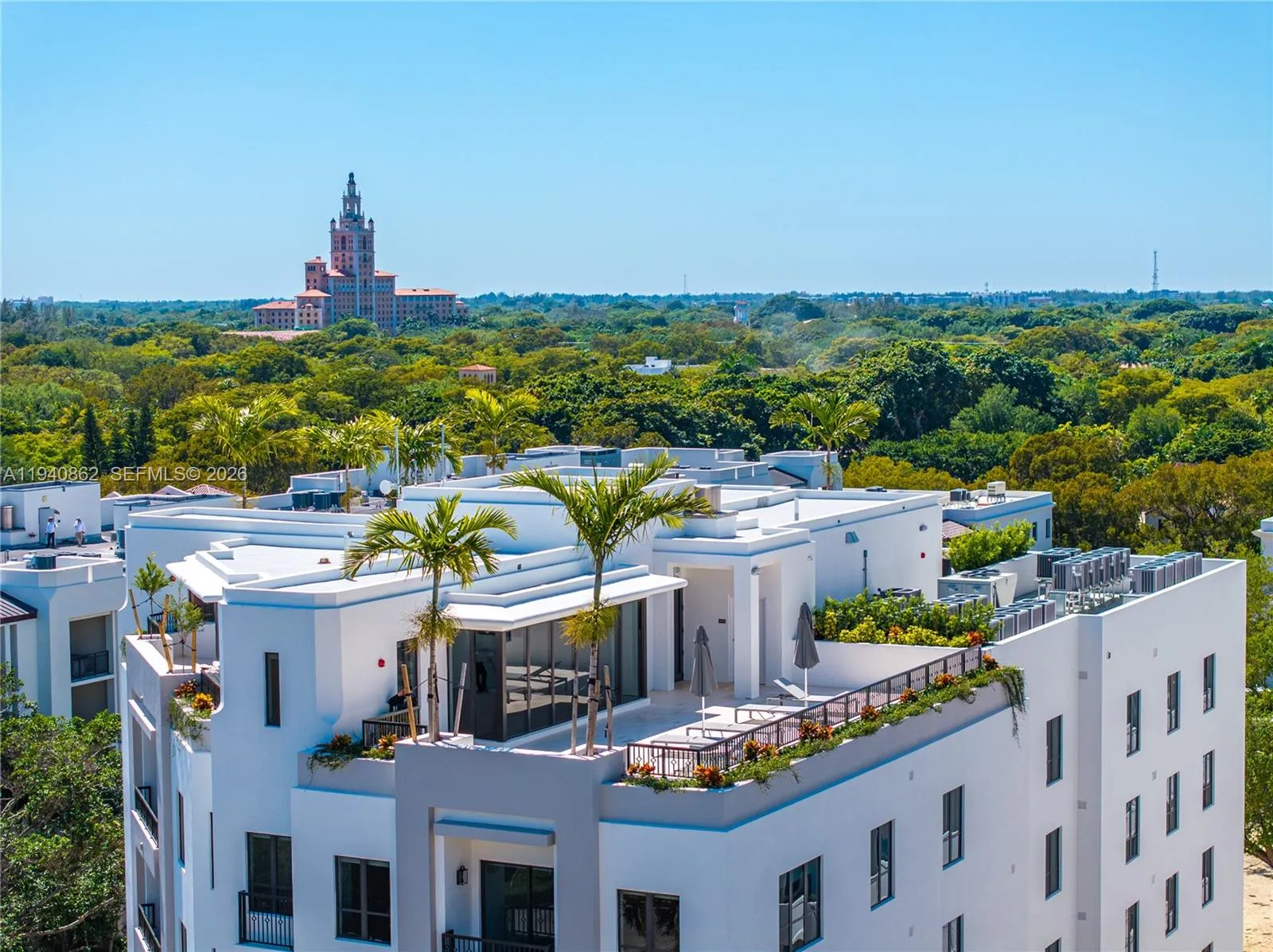 2 bedroom 2 bath for rent at 701 Valencia Ave # 703, Coral Gables FL 33134