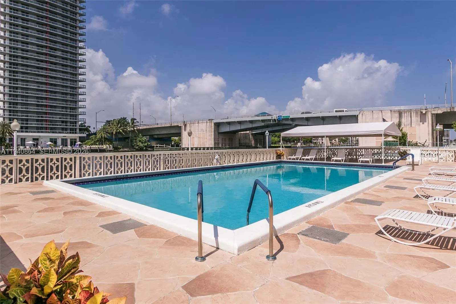 1825 S Ocean Dr # 609, Hallandale Beach FL 33009