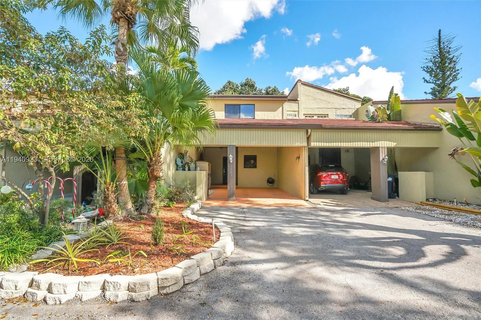 3 bedroom 2 bath for sale at 3865 Estepona Ave, Doral FL 33178