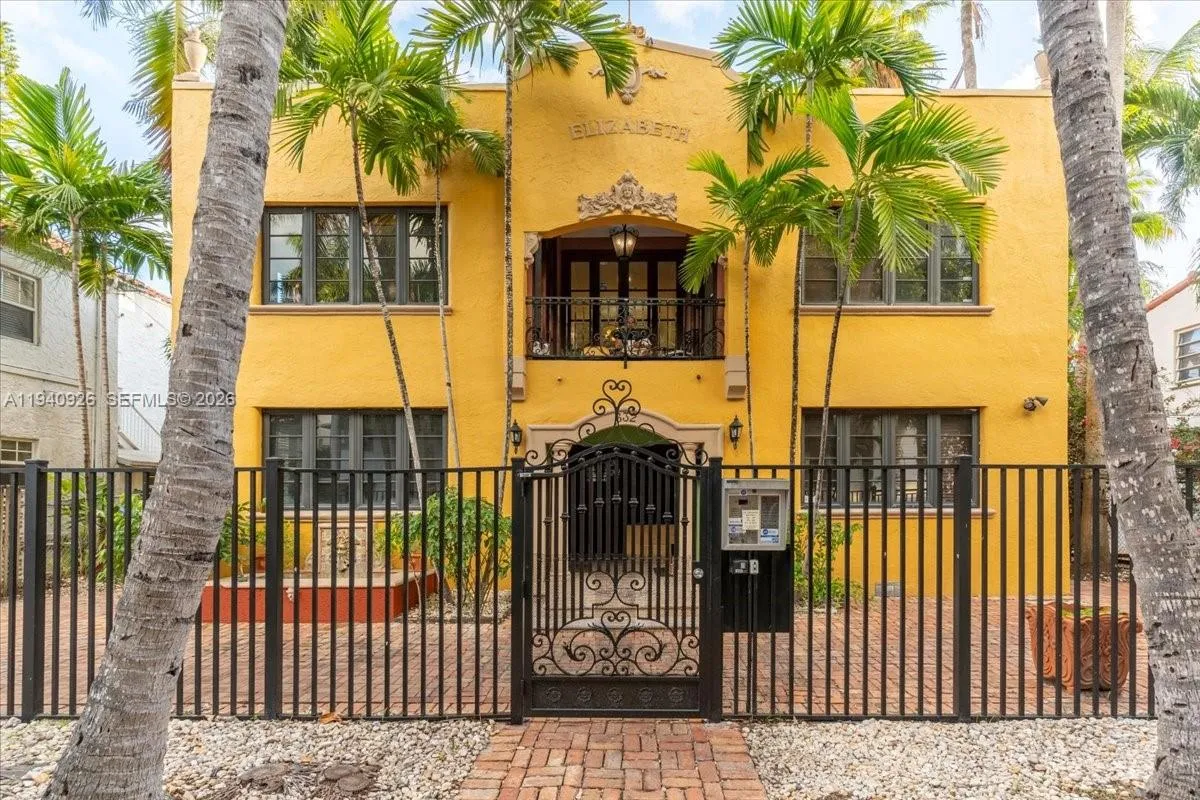 632 15th St, Miami Beach FL 33139