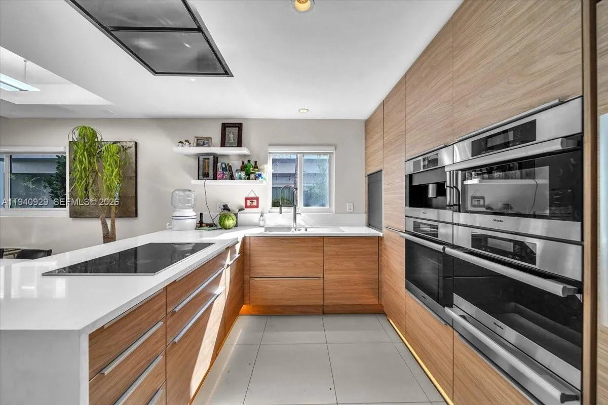 208 Jefferson Ave # 113, Miami Beach FL 33139