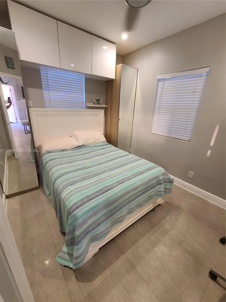 321 Hayes St # 8, Hollywood FL 33019