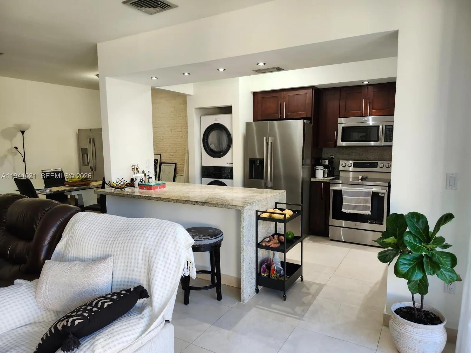 9195 Fontainebleau Blvd # 6, Miami FL 33172