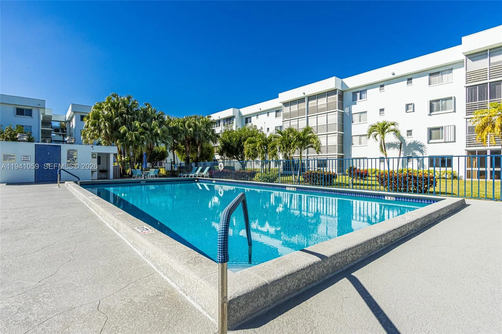 3 bedroom 2 bath for sale at 6698 N 10th Ave N # 118, Lake Worth FL 33467