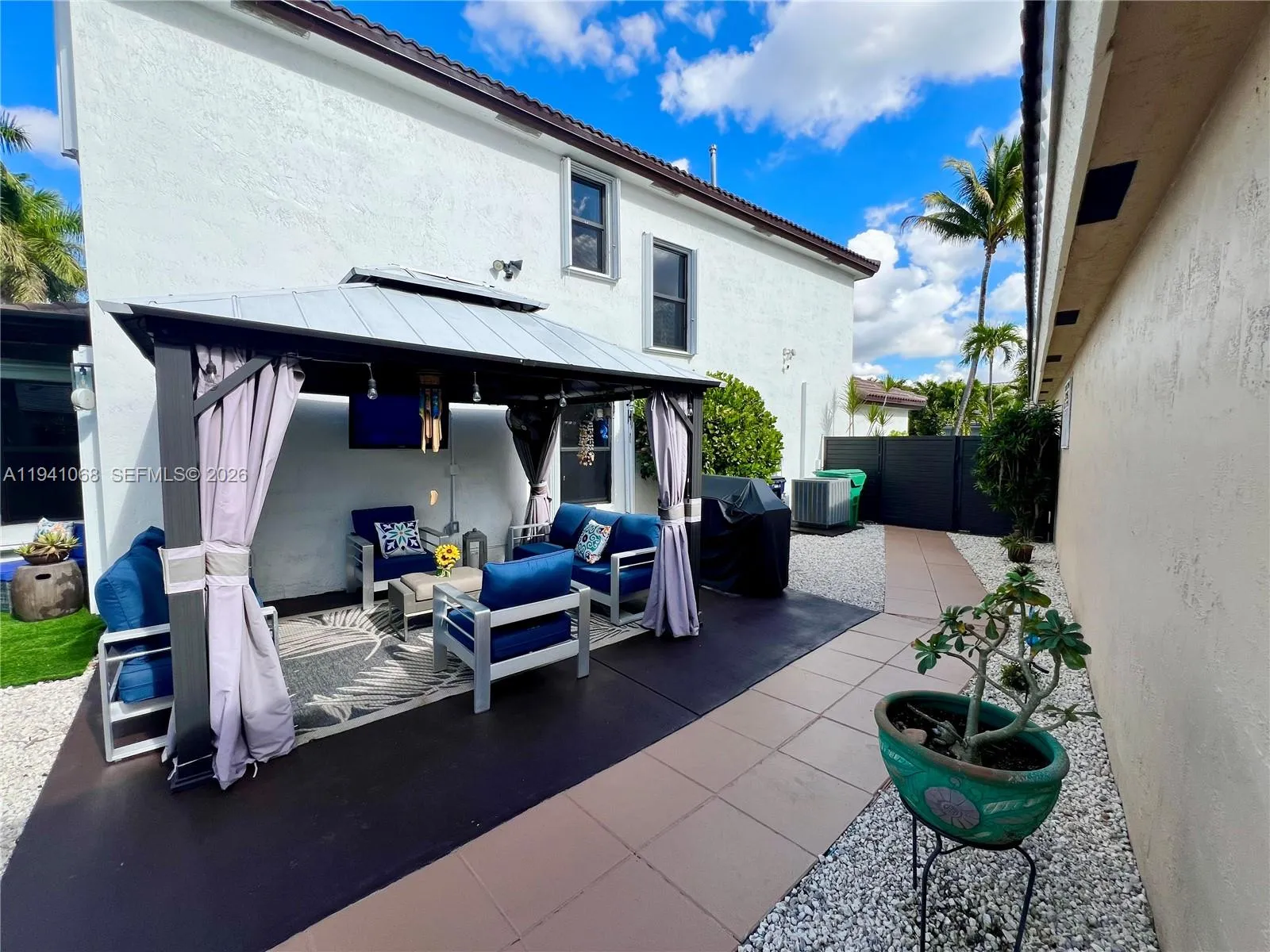 8618 SW 161st Pl, Miami FL 33193