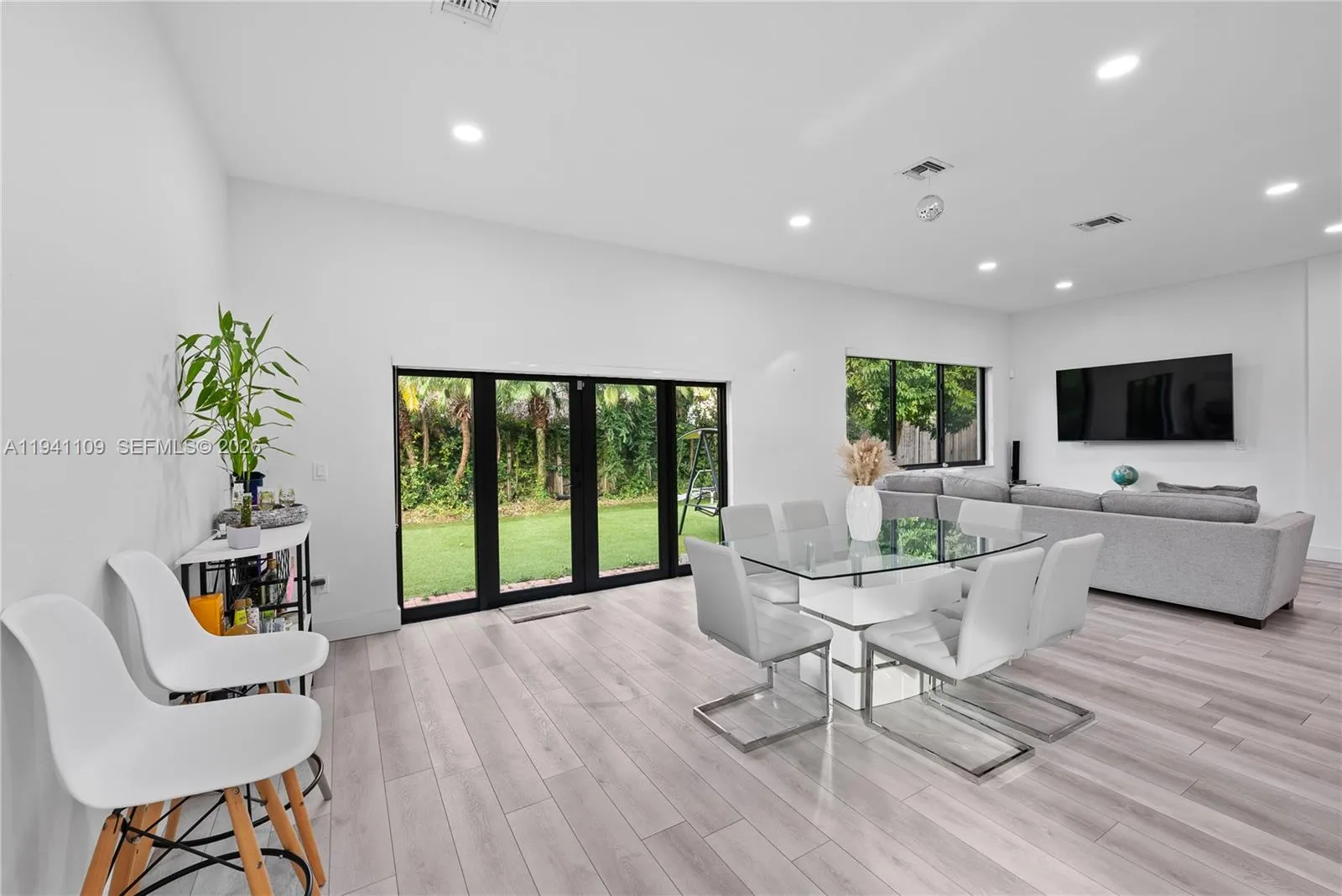 3 bedroom 2 bath for sale at 918 NE 36th Ave, Homestead FL 33033