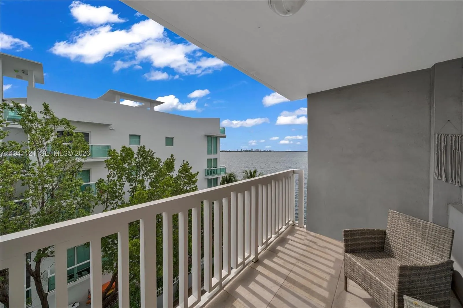 2016 Bay Dr # 505, Miami Beach FL 33141