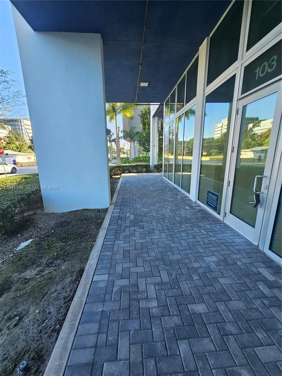 2820 NE 214 st UNIT 3, Aventura FL 33180