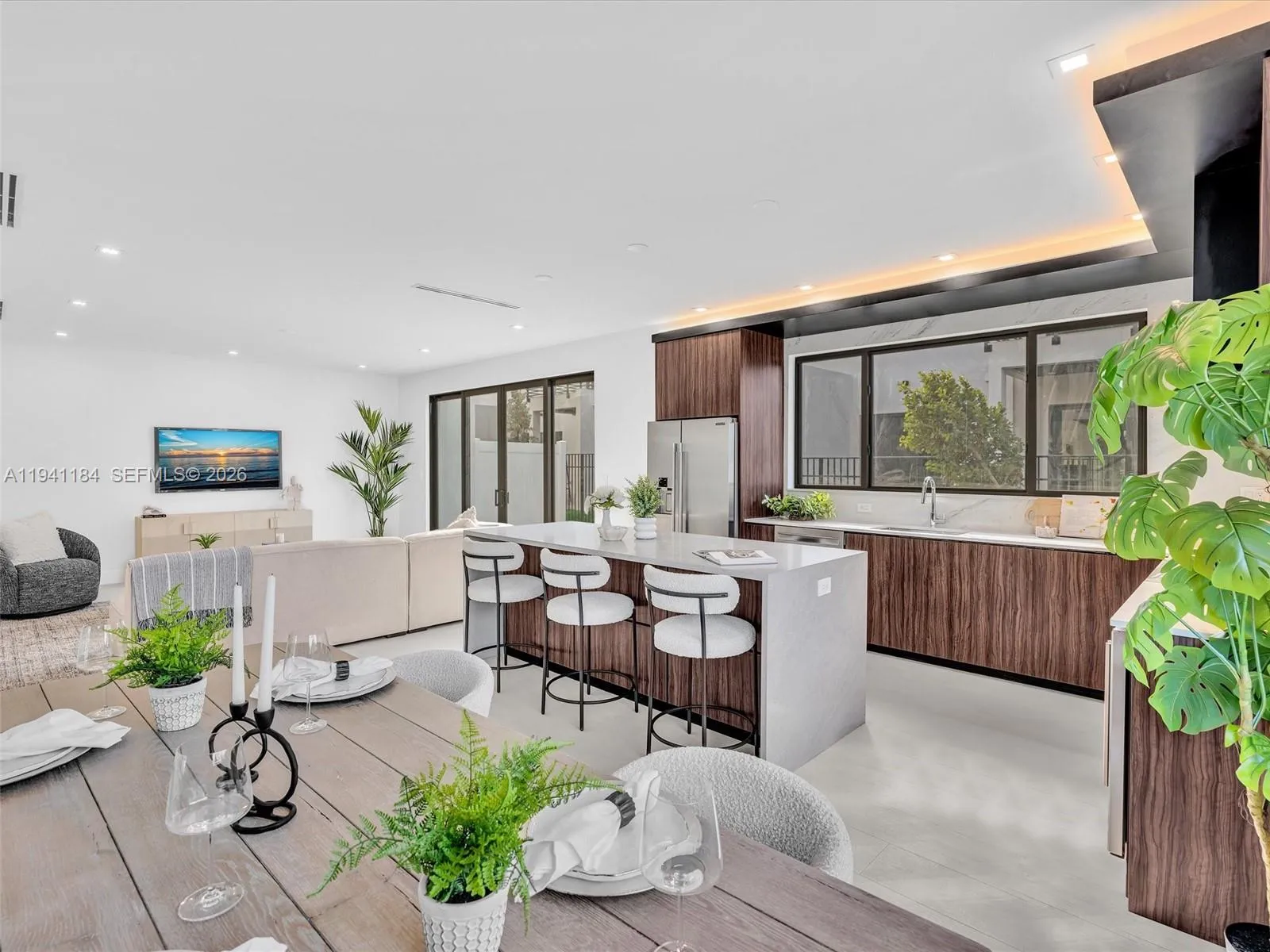 3 bedroom 2 bath for sale at 4656 SW 32nd Ave # B1, Dania Beach FL 33312