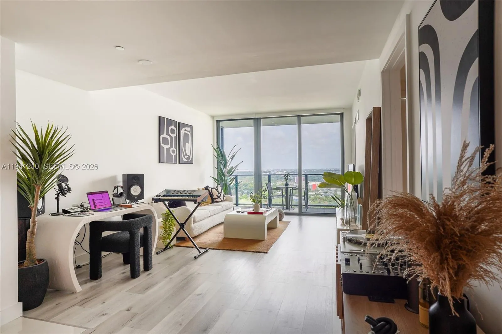 1 bedroom 1 bath for sale at 121 NE 34th St # 2711, Miami FL 33137