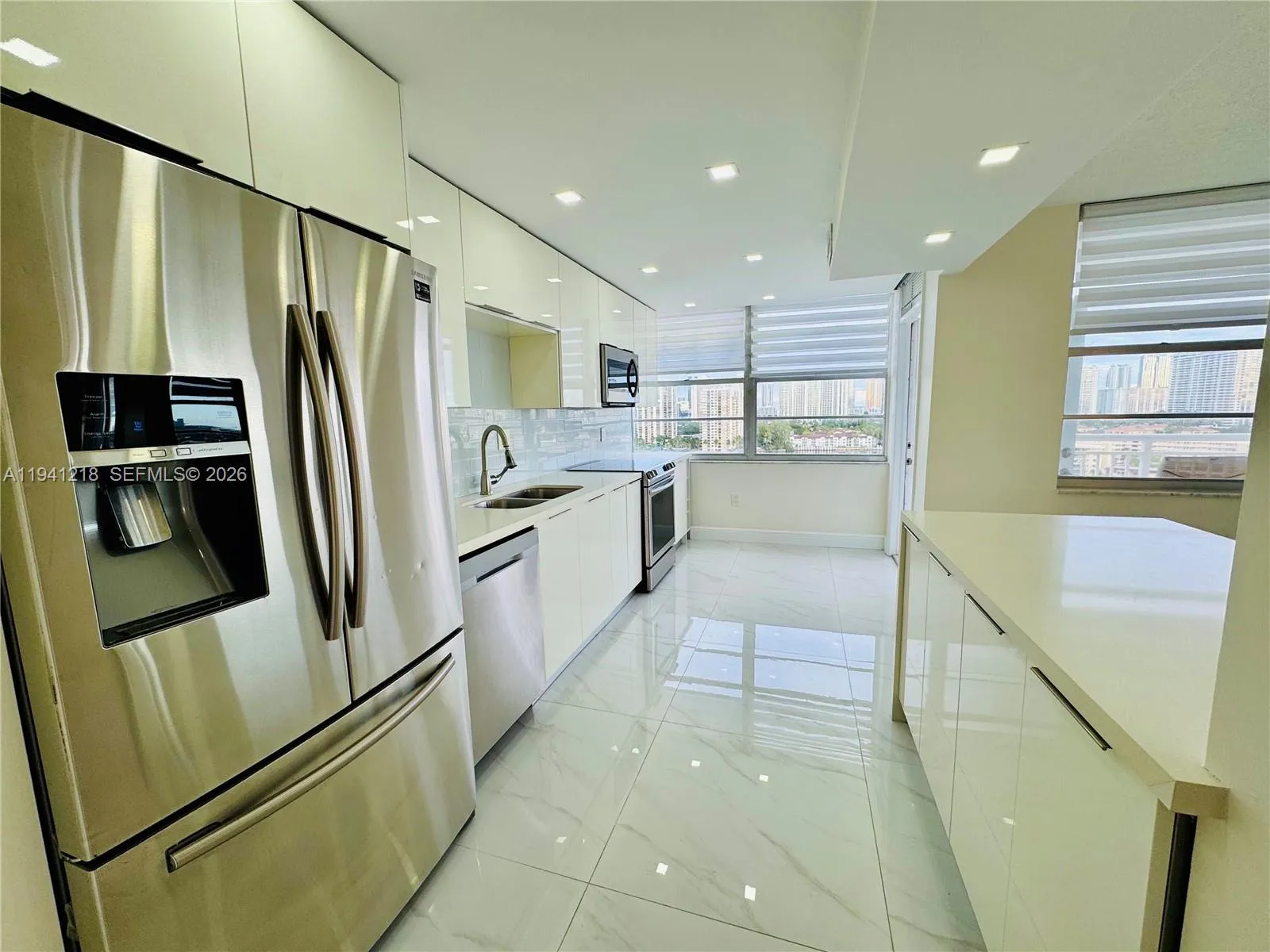 18041 Biscayne Blvd *BOAT SLIP & UNIT* # 1605, Aventura FL 33160