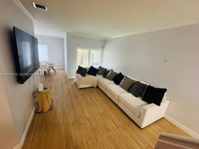 10919 NW 67th Ter, Doral FL 33178