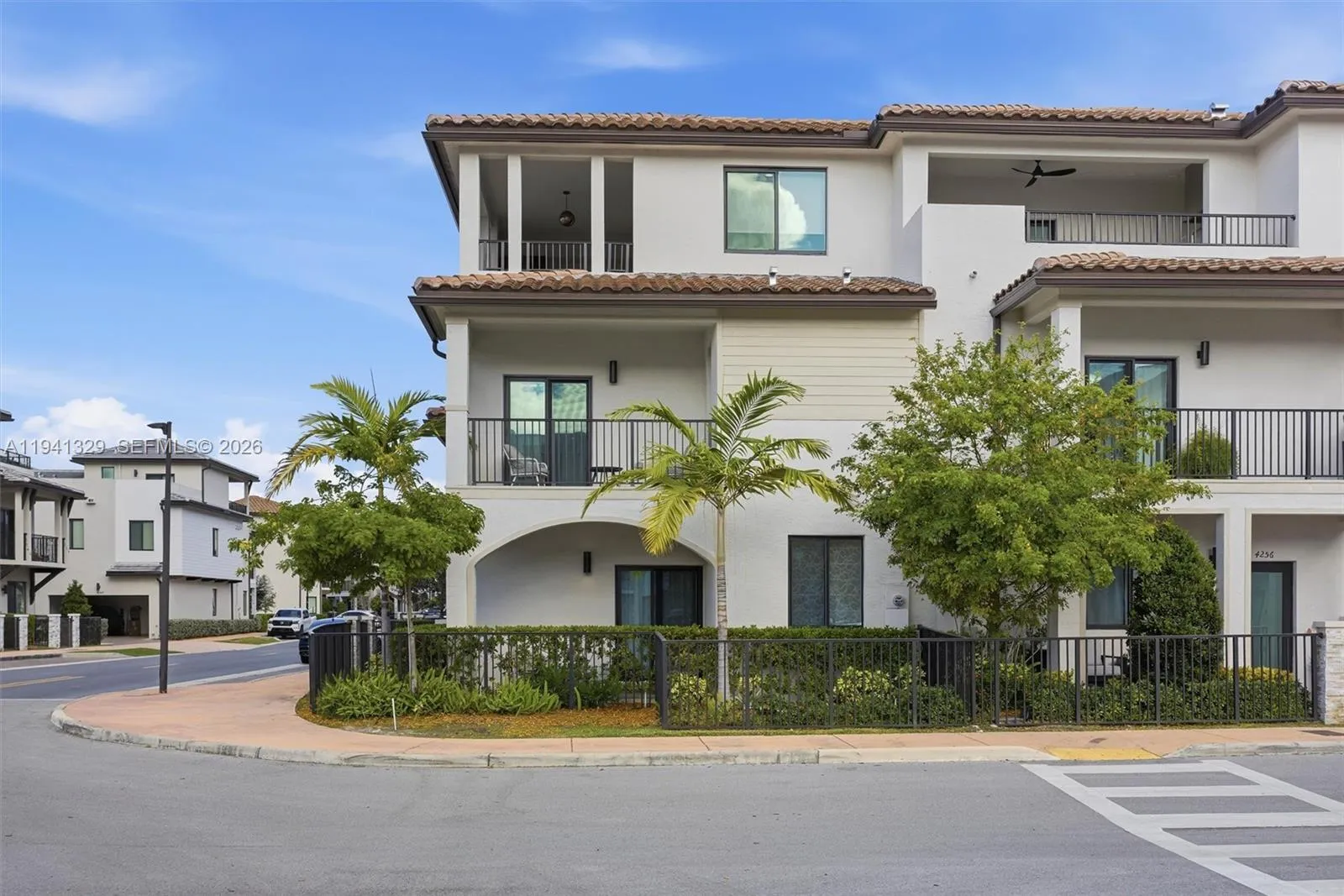 4250 NW 83rd Ave, Doral FL 33166