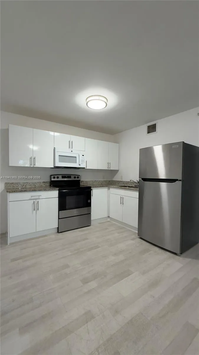 1029 NW 3rd St, Miami FL 33128