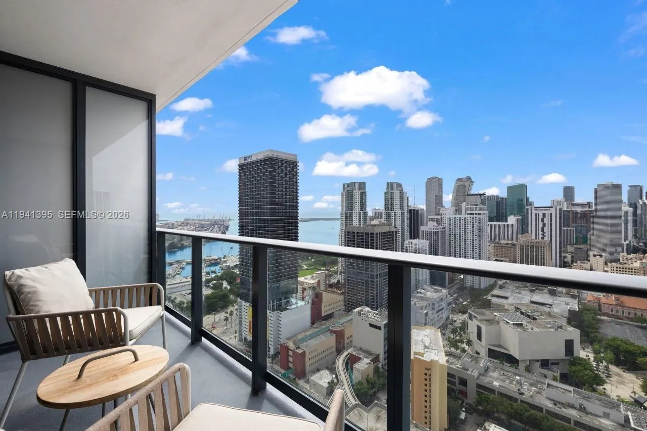 159 NE 6th St # 3512, Miami FL 33132