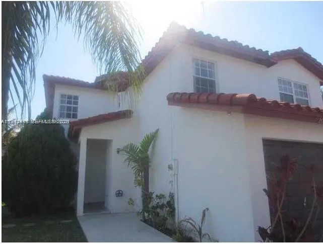 3 bedroom 2 bath for sale at 8413 SW 209th St, Cutler Bay FL 33189