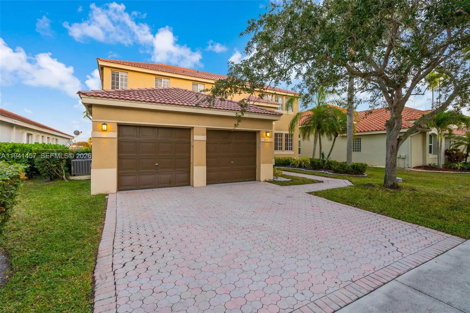 714 Heritage Dr, Weston FL 33326