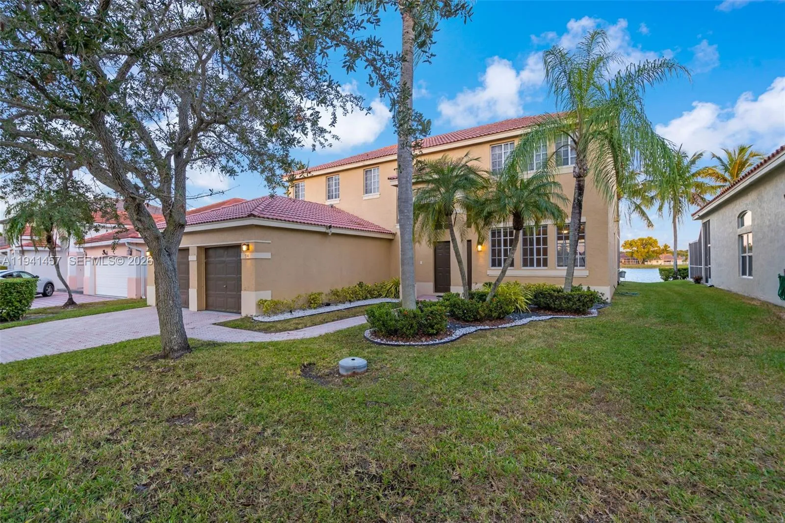 714 Heritage Dr, Weston FL 33326