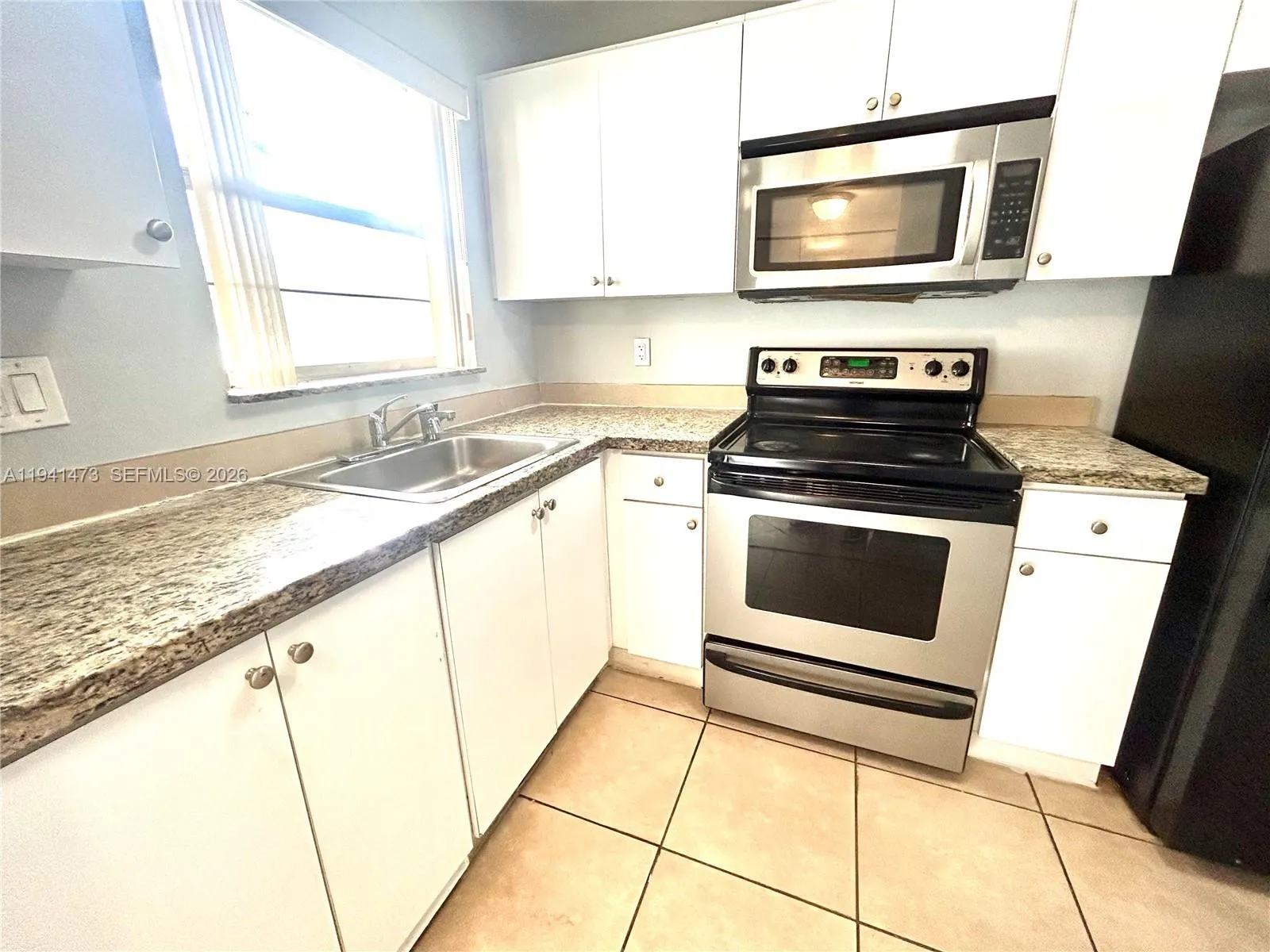 2 bedroom 2 bath for sale at 8300 Sunrise Lakes Blvd # 112, Sunrise FL 33322
