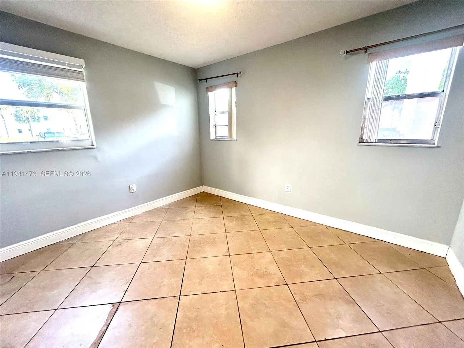 8300 Sunrise Lakes Blvd # 112, Sunrise FL 33322