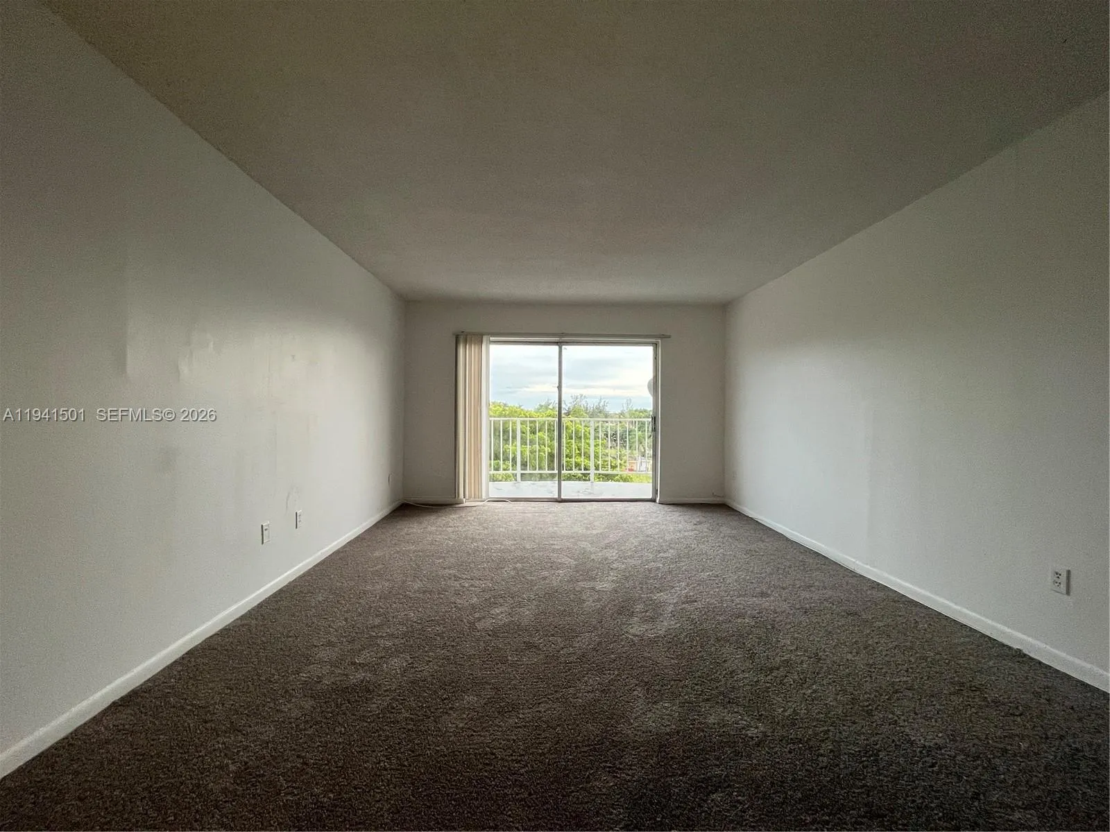 492 NW 165th St Rd # 611, Miami FL 33169