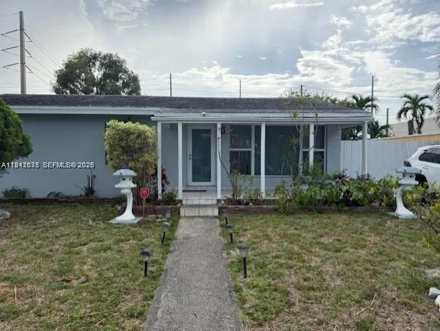 3 bedroom 2 bath for sale at 804 N 20th Ct, Hollywood FL 33020