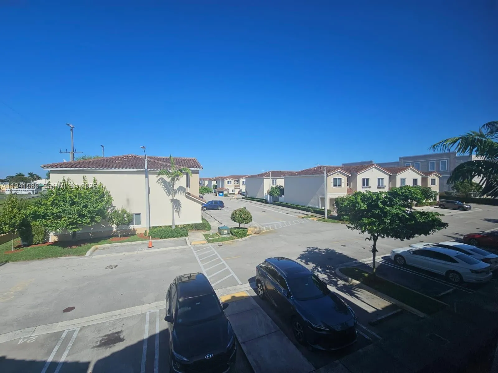 3 bedroom 2 bath Residential for sale at 2944 NW 180th St, Miami Gardens FL 33056