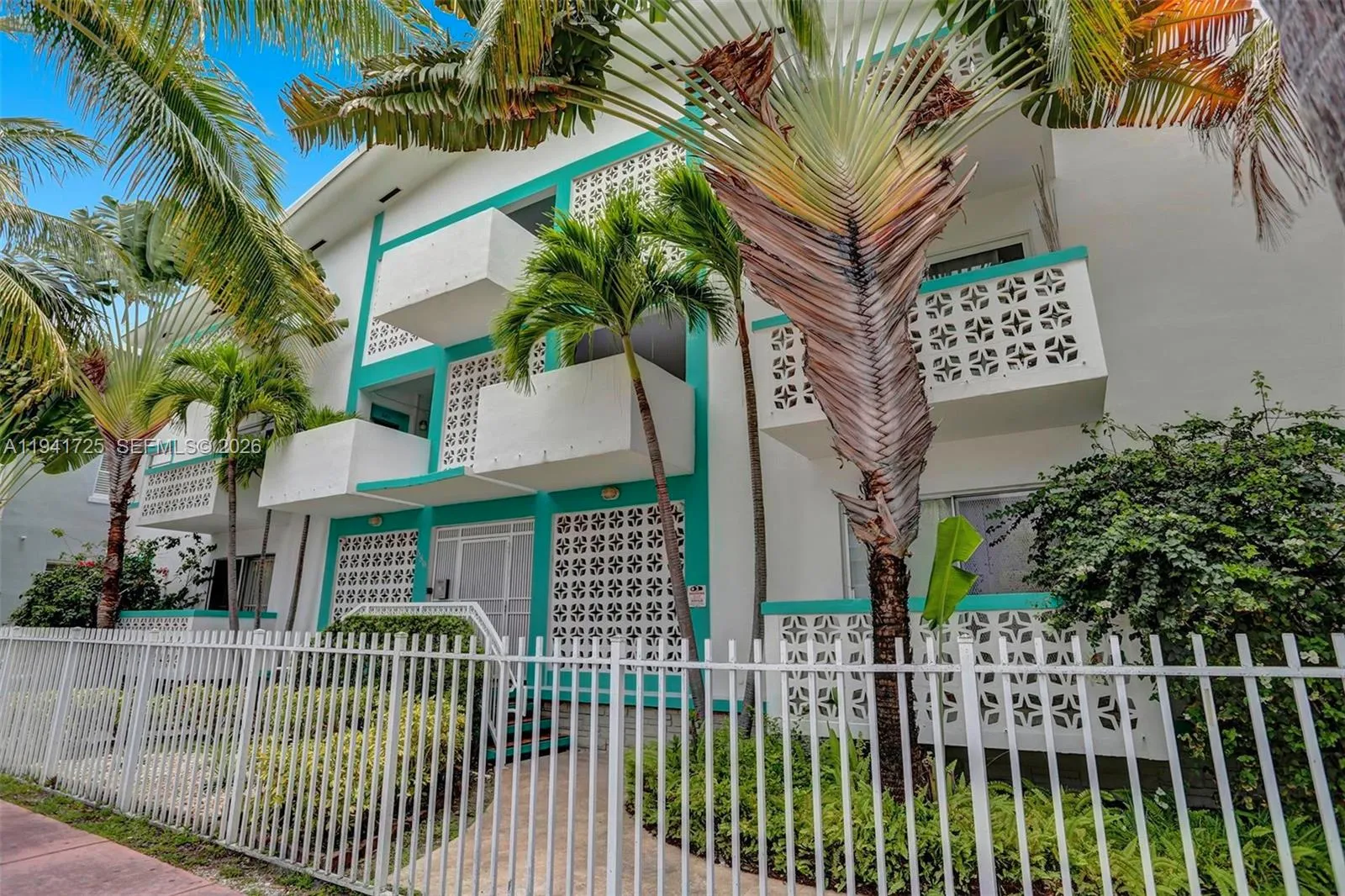 1 bedroom 1 bath for sale at 350 Collins Ave # 310, Miami Beach FL 33139