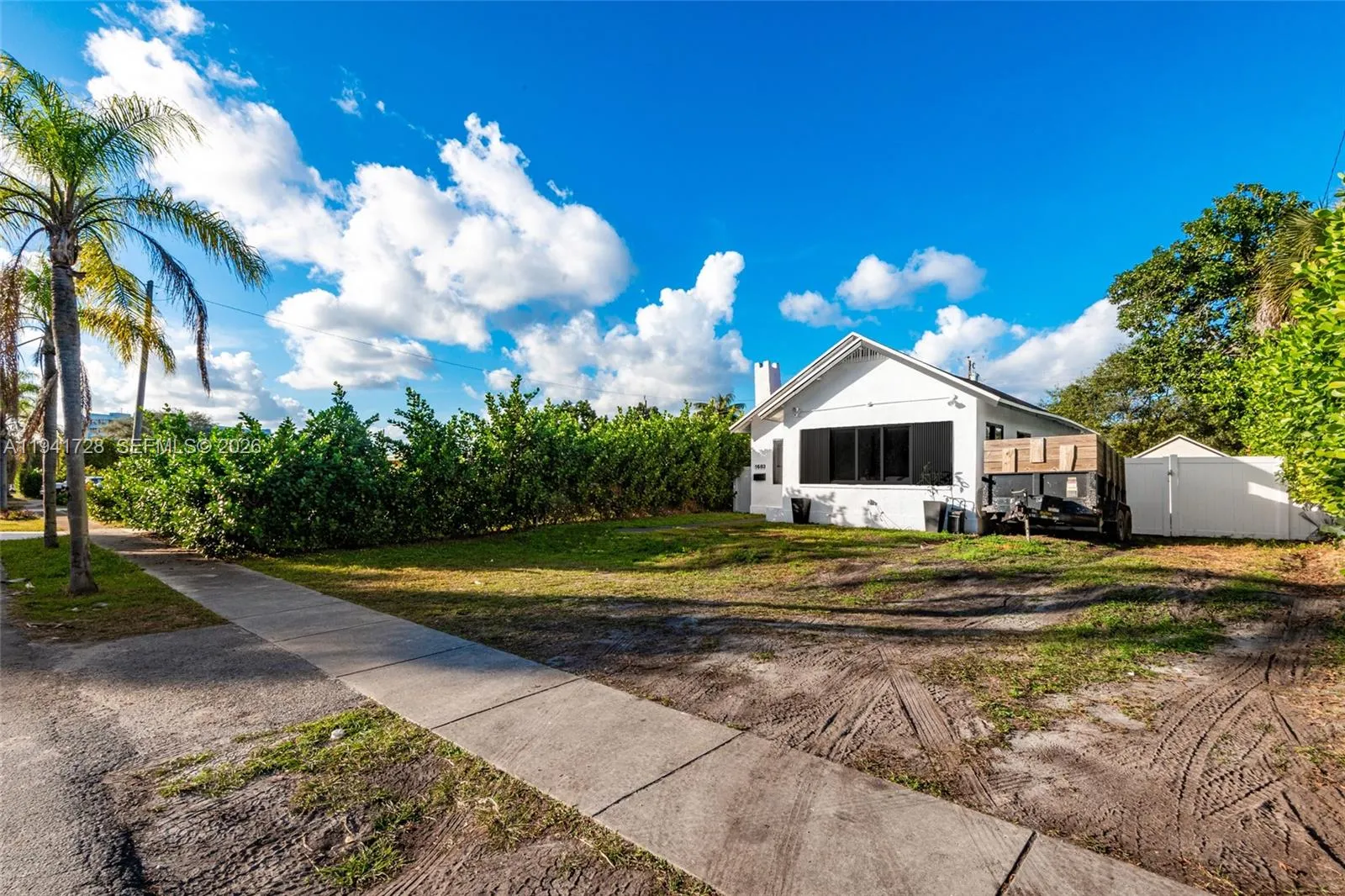 1683 NE 168th St, North Miami Beach FL 33162