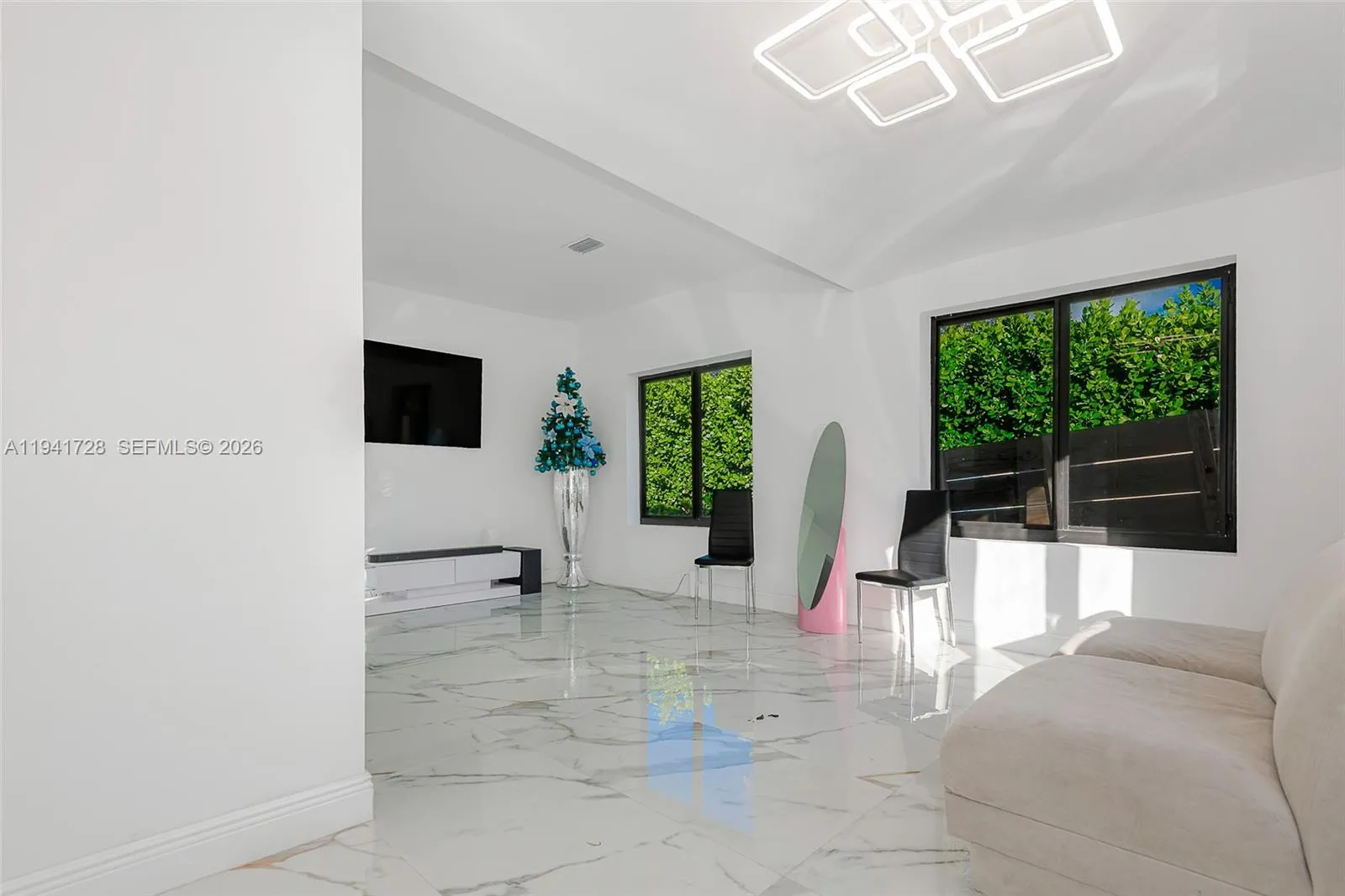 1683 NE 168th St, North Miami Beach FL 33162