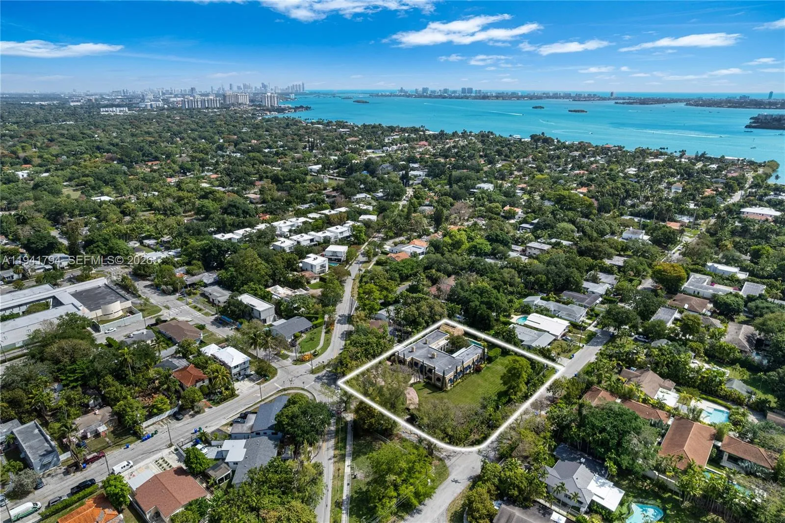 8447 E Dixie Hwy, Miami FL 33138