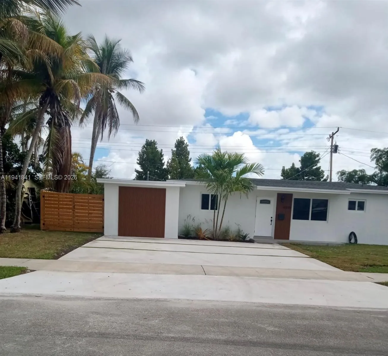 4315 SW 98th Ave, Miami FL 33165