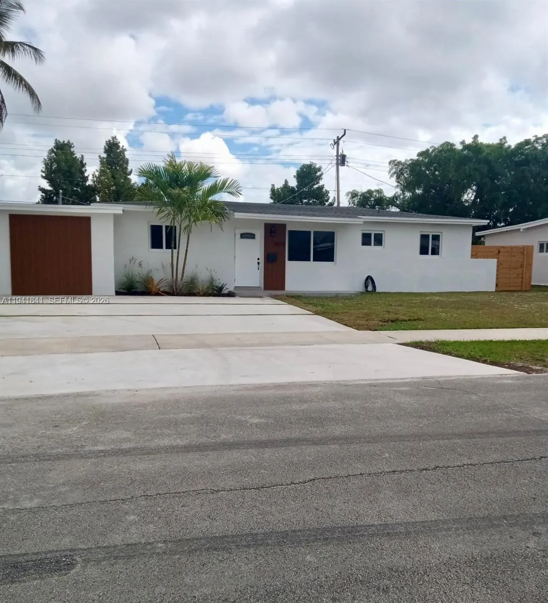 4315 SW 98th Ave, Miami FL 33165