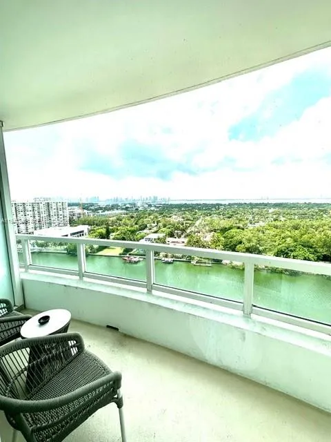 1 bath for sale at 4401 Collins Ave # 1817, Miami Beach FL 33140