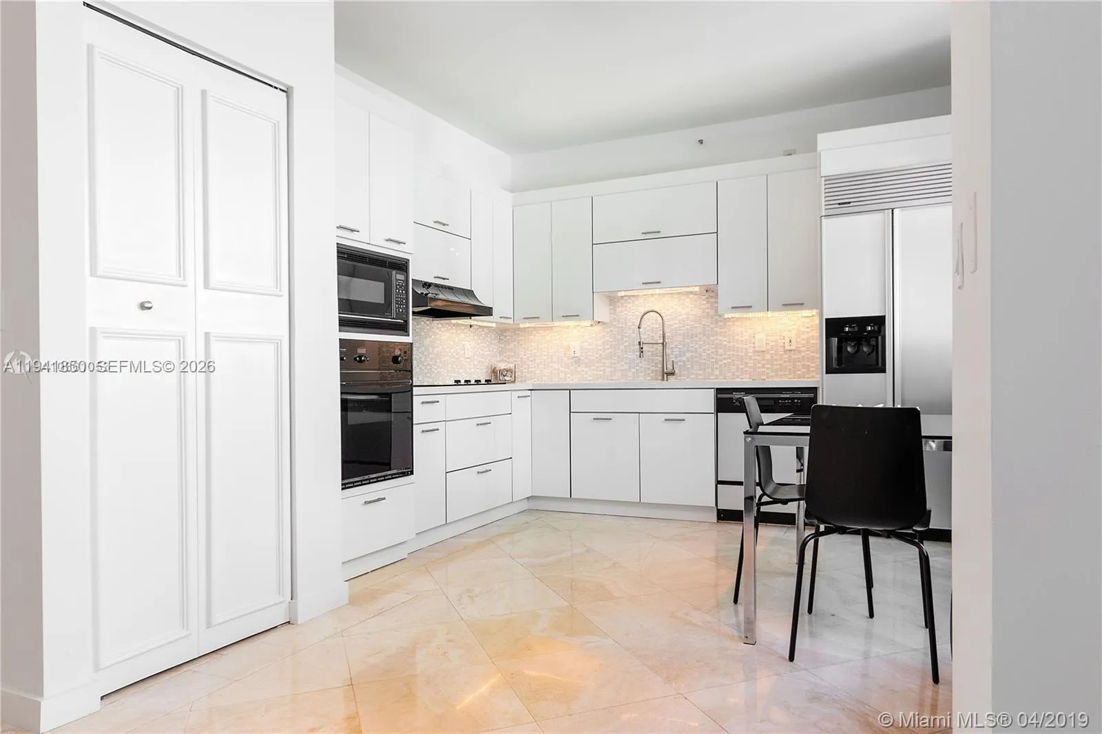 300 S Pointe Dr # 909, Miami Beach FL 33139