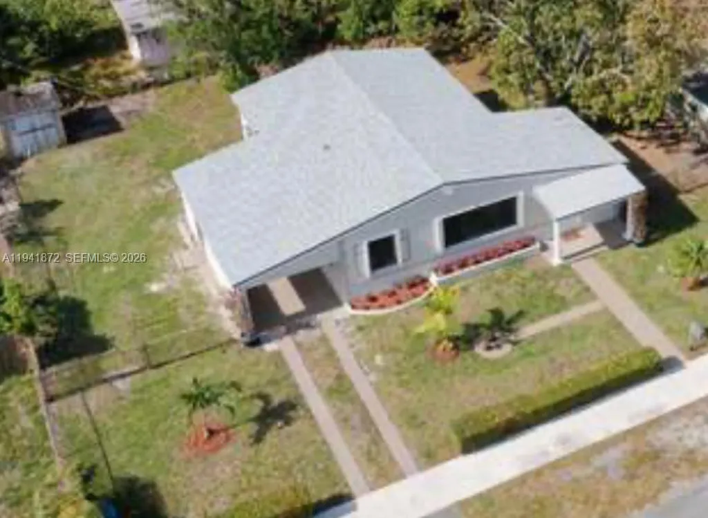2915 NW 68th St, Miami FL 33147