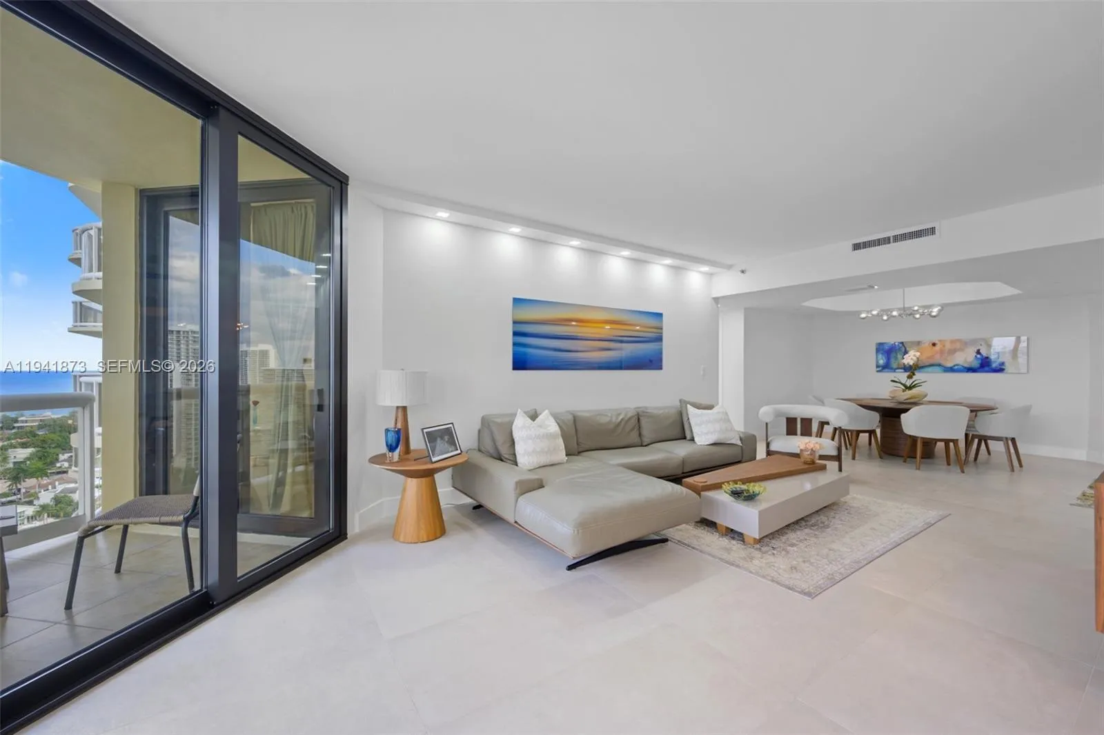 2 bedroom 2 bath for sale at 20191 E Country Club Dr # 2202, Aventura FL 33180