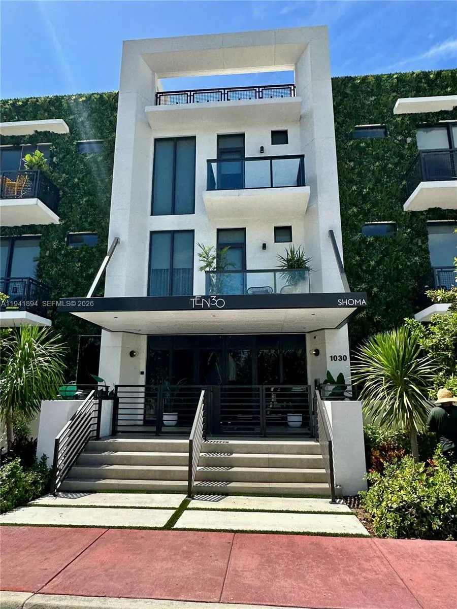 1 bedroom 1 bath for sale at 1030 15th St # 316, Miami Beach FL 33139