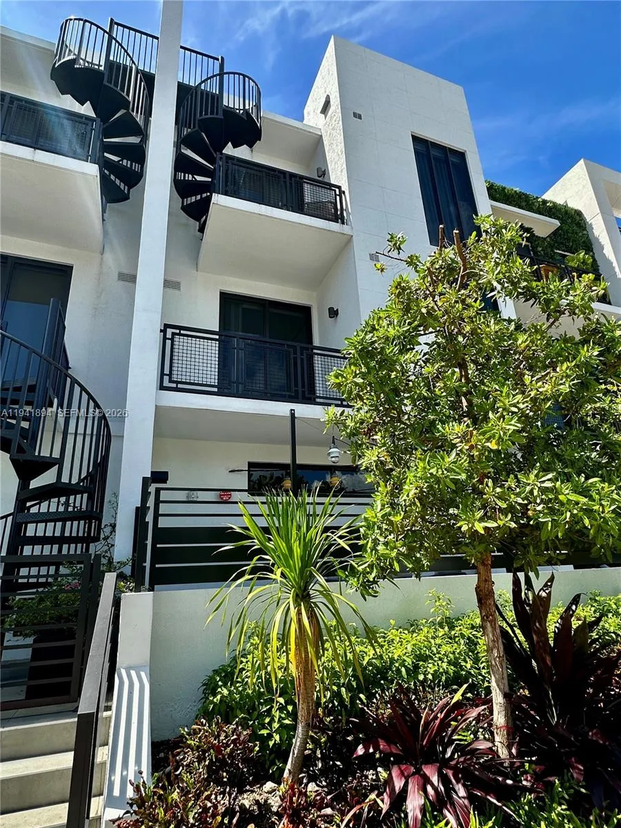 1030 15th St # 316, Miami Beach FL 33139