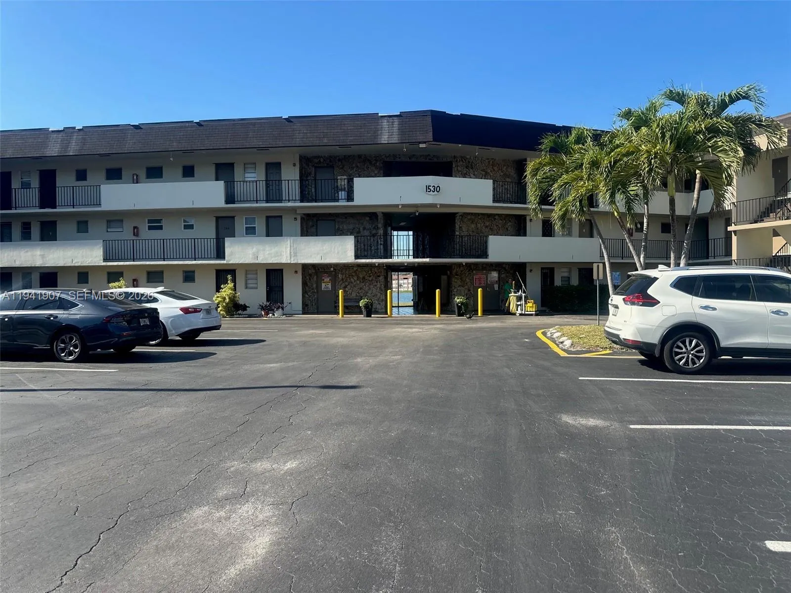 1 bedroom 1 bath for sale at 1530 NE 191st St # 205, Miami FL 33179