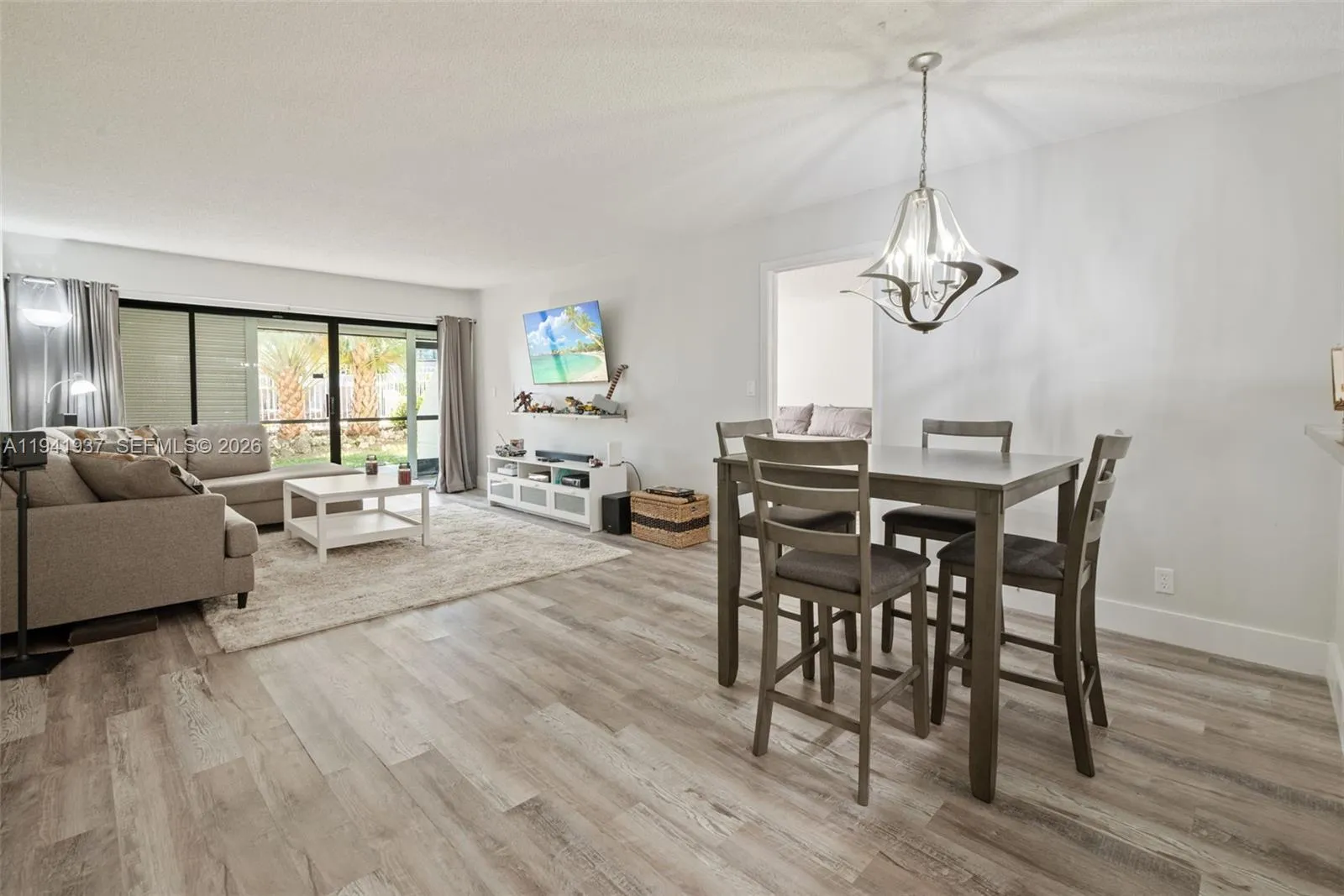 2 bedroom 2 bath for sale at 301 Racquet Club Rd # 104, Weston FL 33326