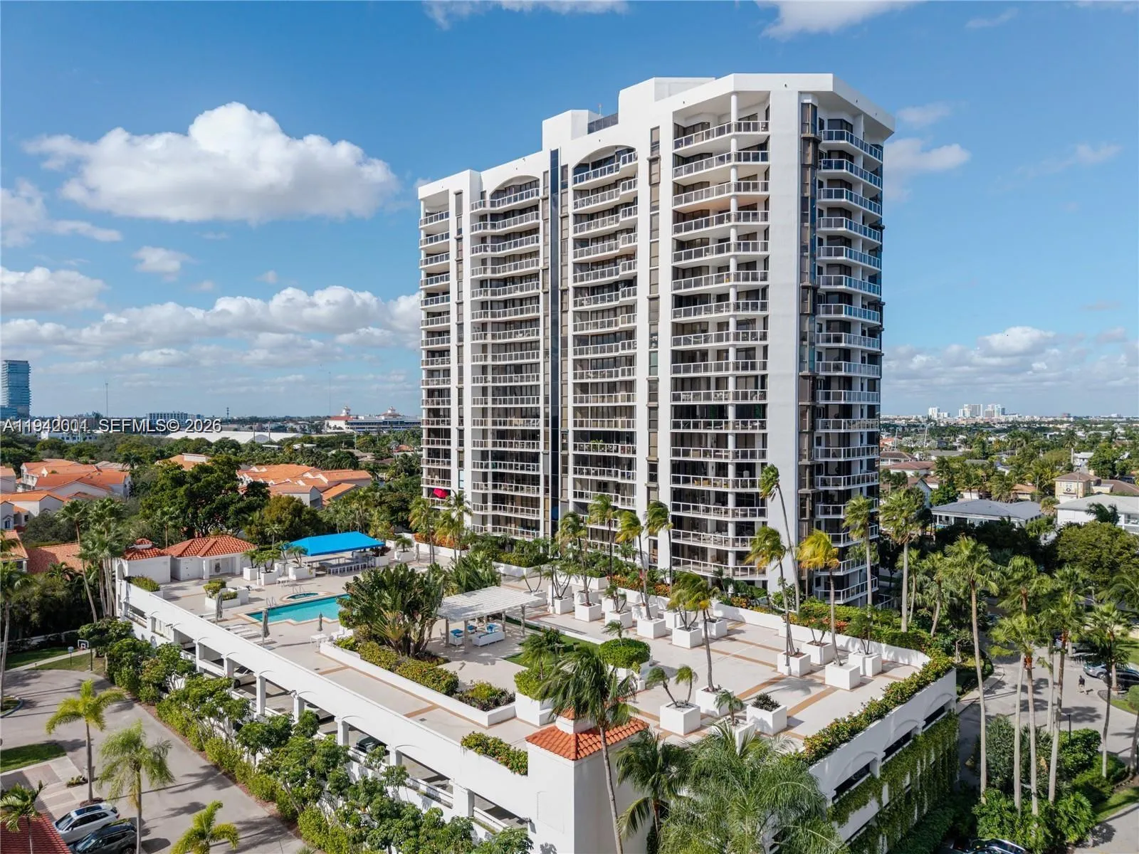 2 bedroom 2 bath for sale at 3598 Yacht Club Dr # 1101, Aventura FL 33180