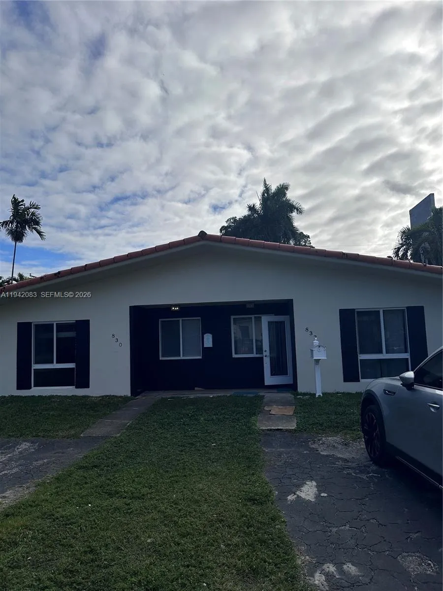 for sale at 830 SW 14th St, Fort Lauderdale FL 33315